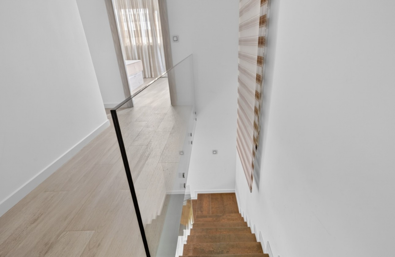 Resale - Villa - Alicante - Rebolledo