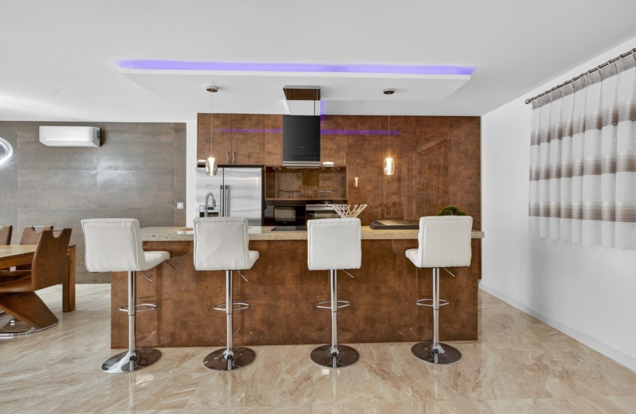 Resale - Villa - Alicante - Rebolledo