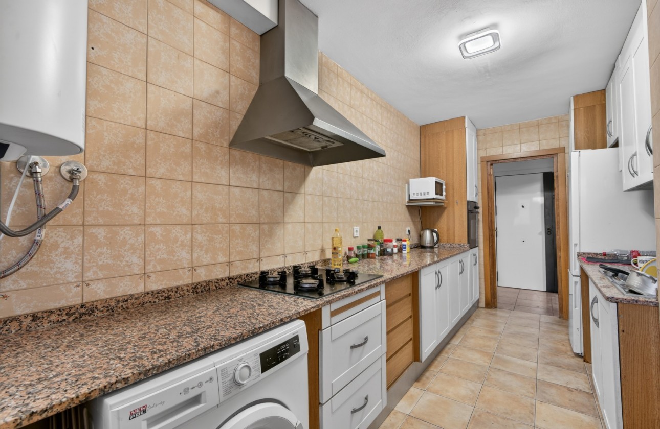 Resale - Apartment - Alicante