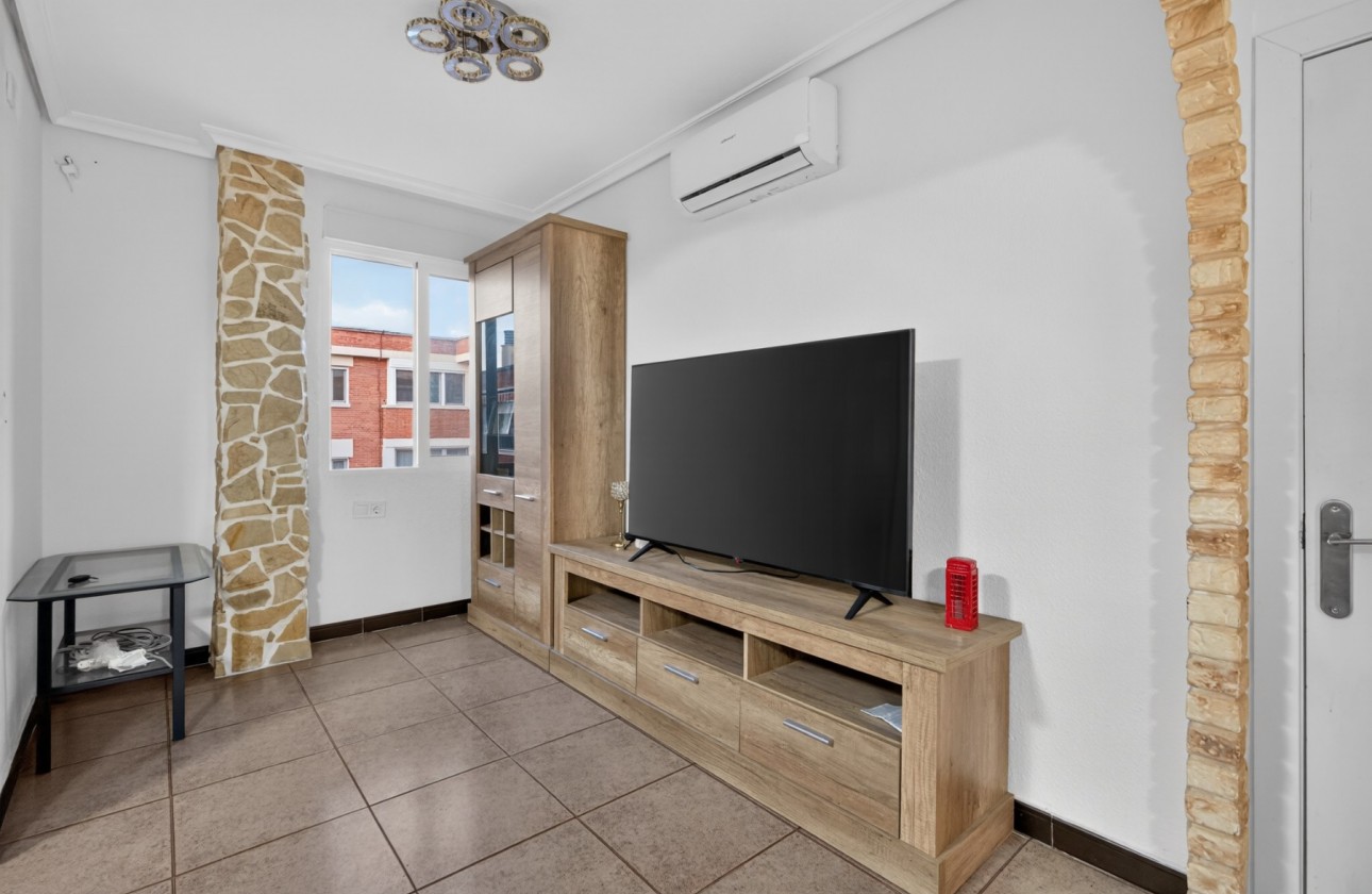 Resale - Apartment - Alicante