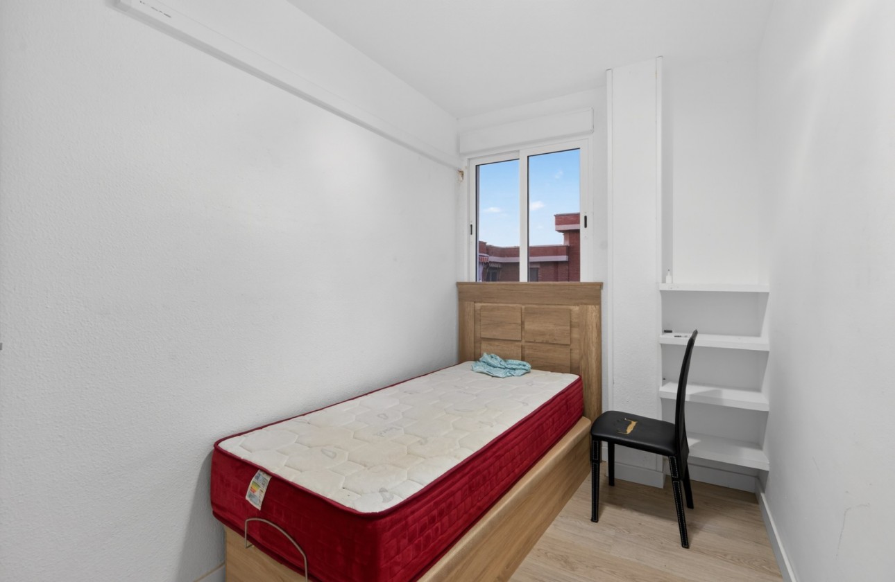 Resale - Apartment - Alicante