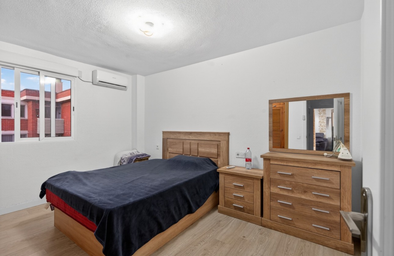 Resale - Apartment - Alicante