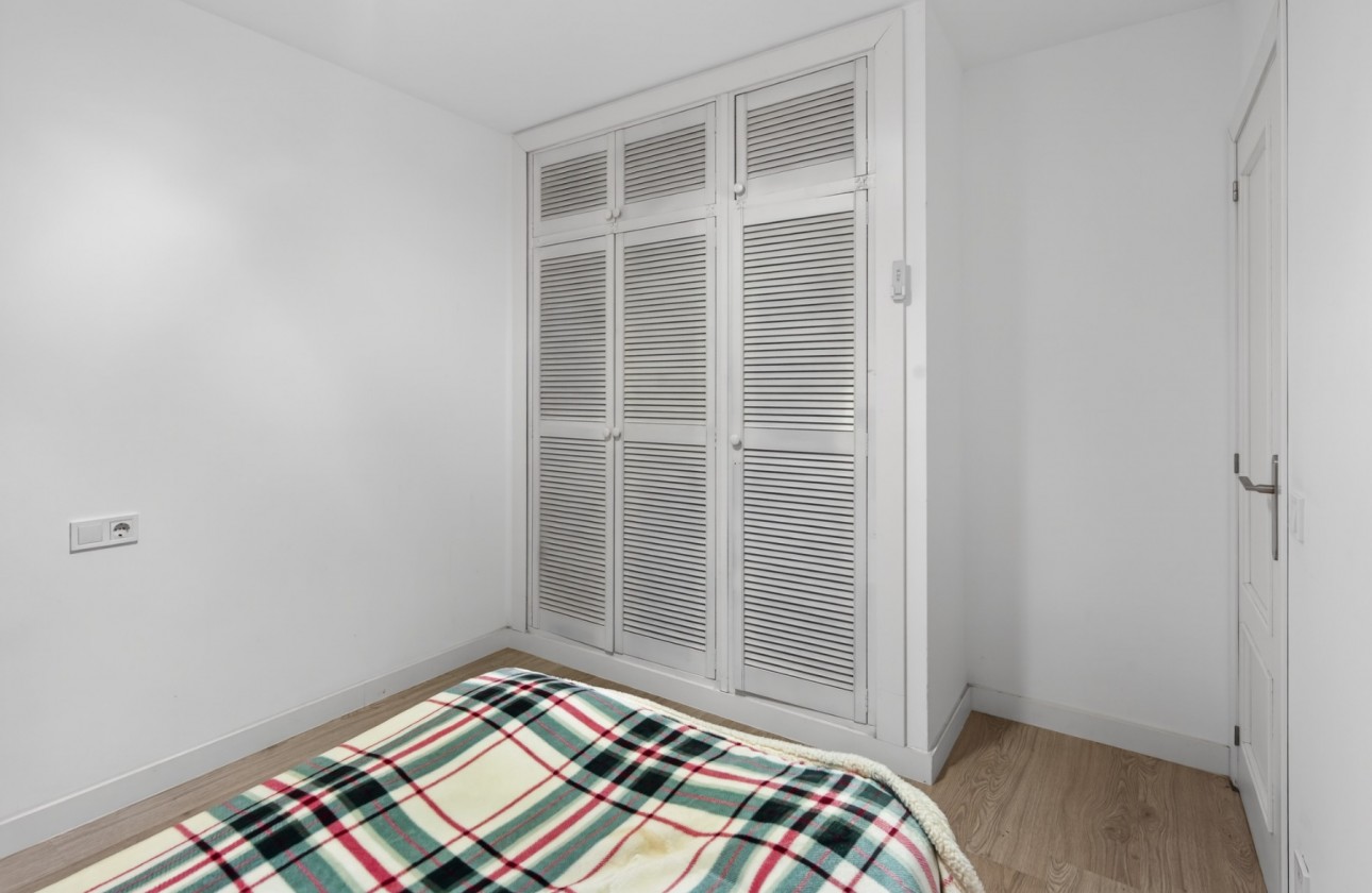 Resale - Apartment - Alicante