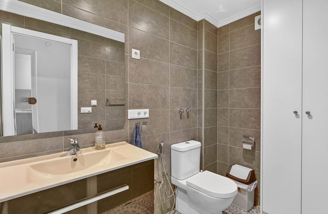 Resale - Apartment - Torrevieja - Playa de los Locos