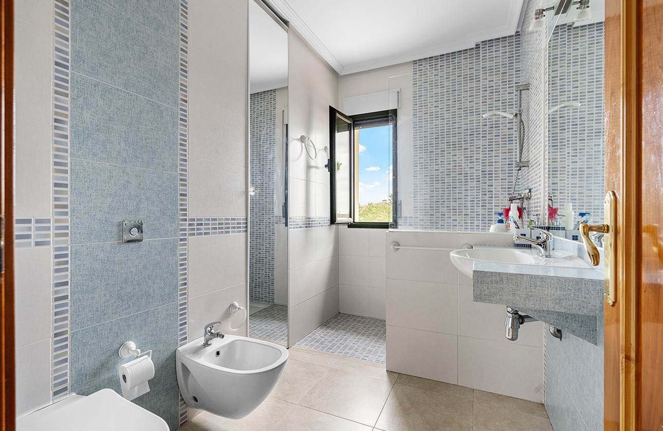 Resale - Villa - Alicante - Rebolledo