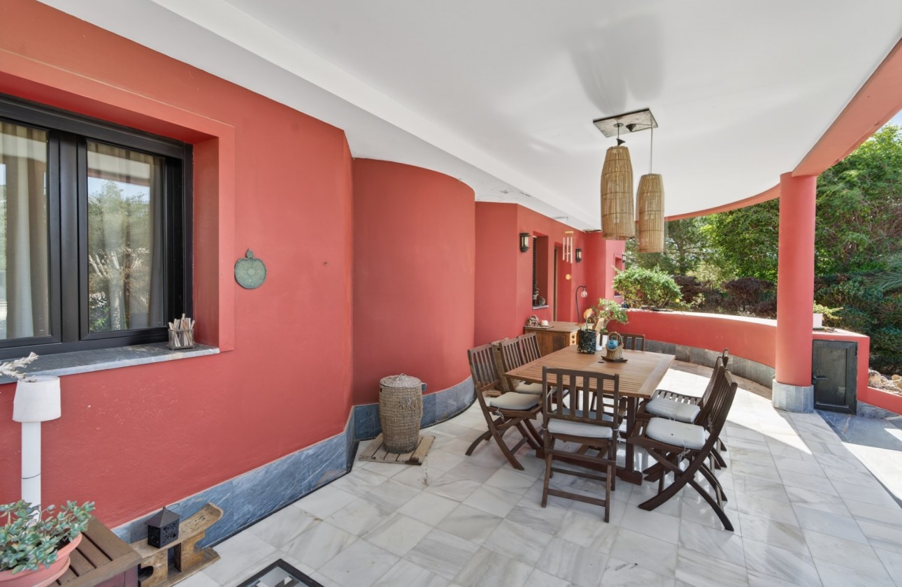 Resale - Villa - Santa Pola