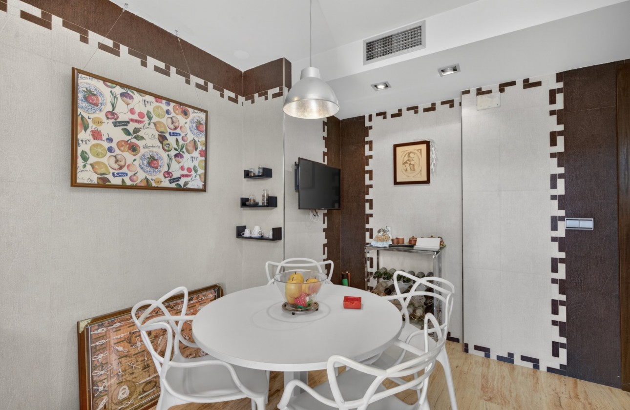 Resale - Villa - Santa Pola