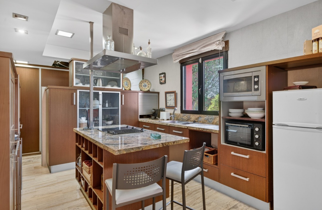 Resale - Villa - Santa Pola