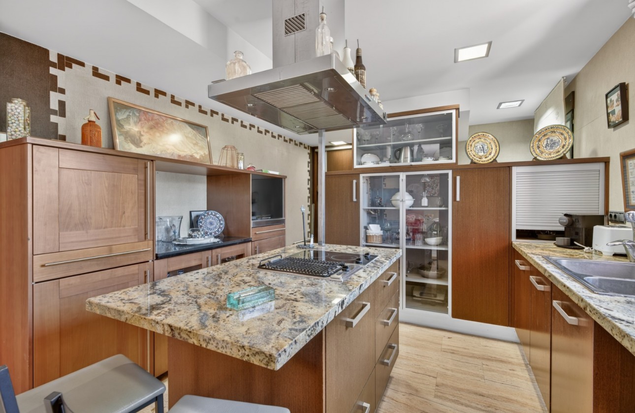 Resale - Villa - Santa Pola