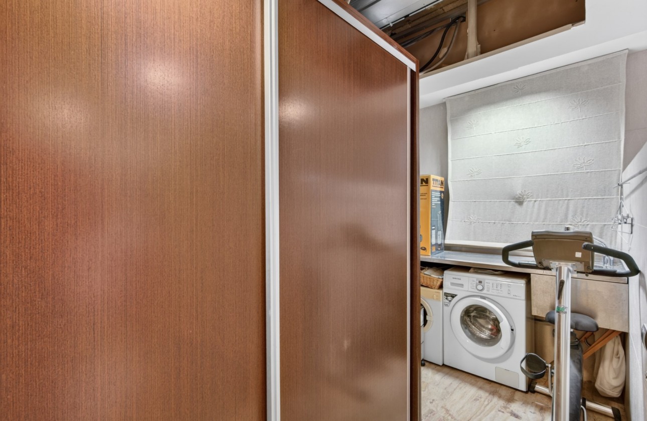 Resale - Villa - Santa Pola