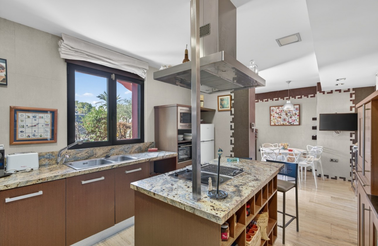 Resale - Villa - Santa Pola