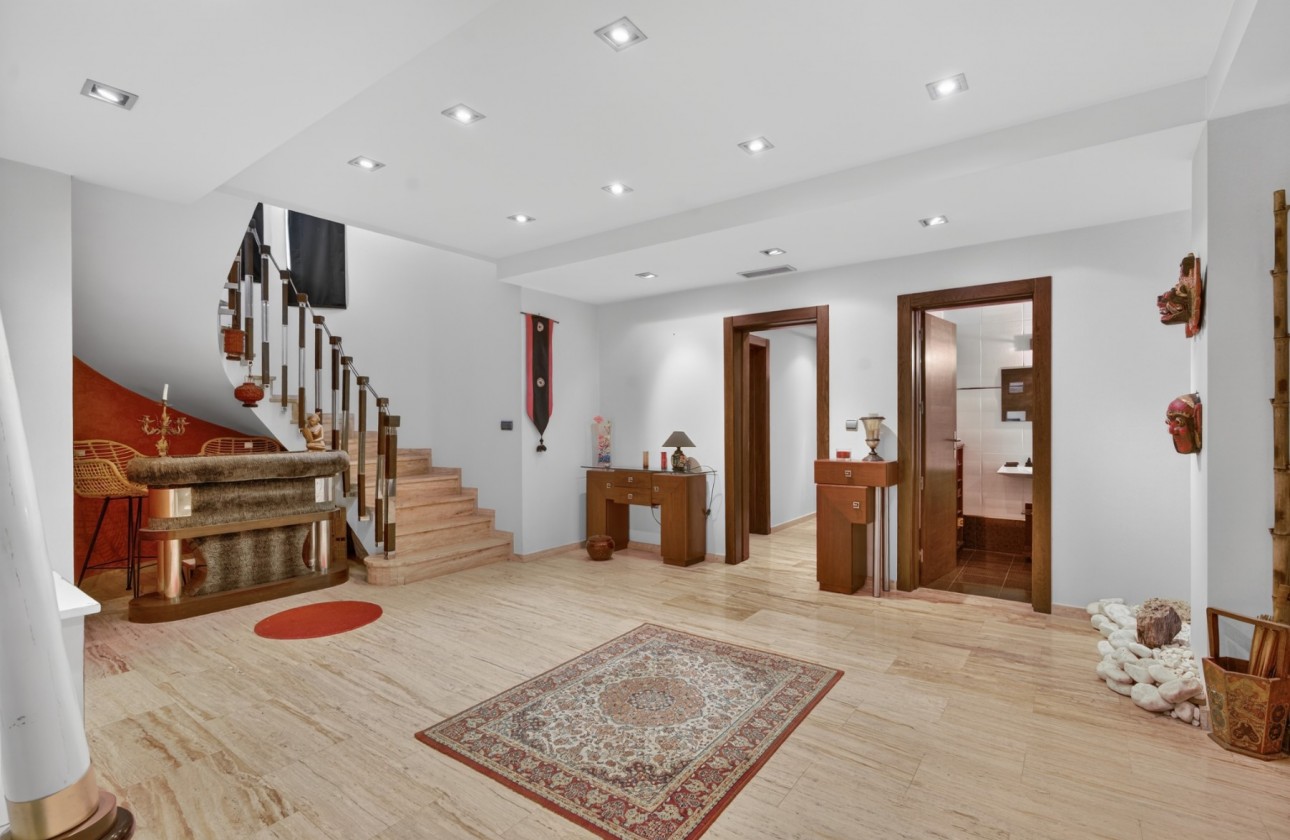 Resale - Villa - Santa Pola