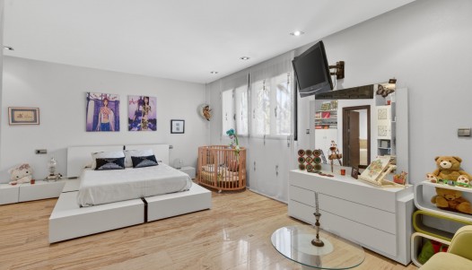 Resale - Villa - Santa Pola