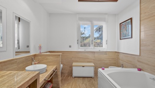 Resale - Villa - Santa Pola