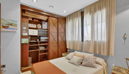 Resale - Villa - Santa Pola