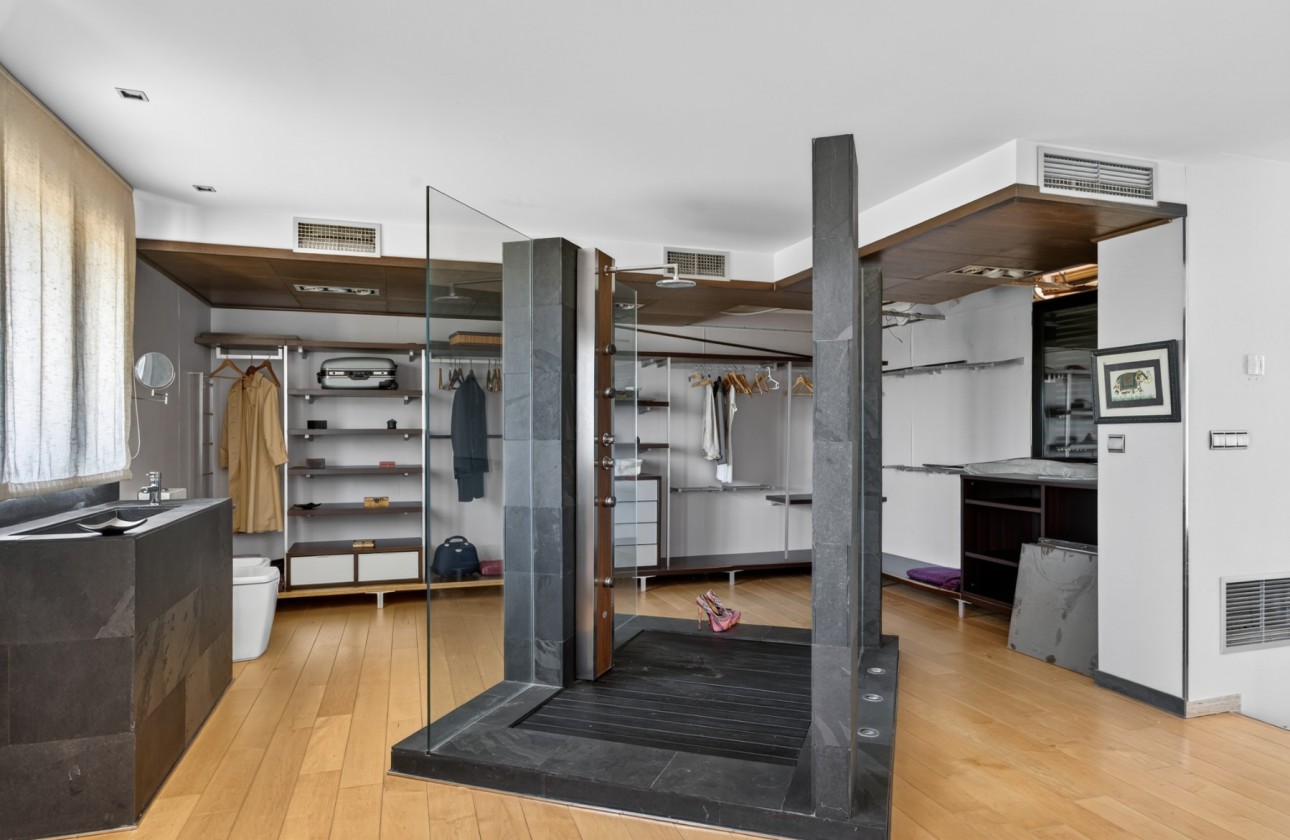 Resale - Villa - Santa Pola