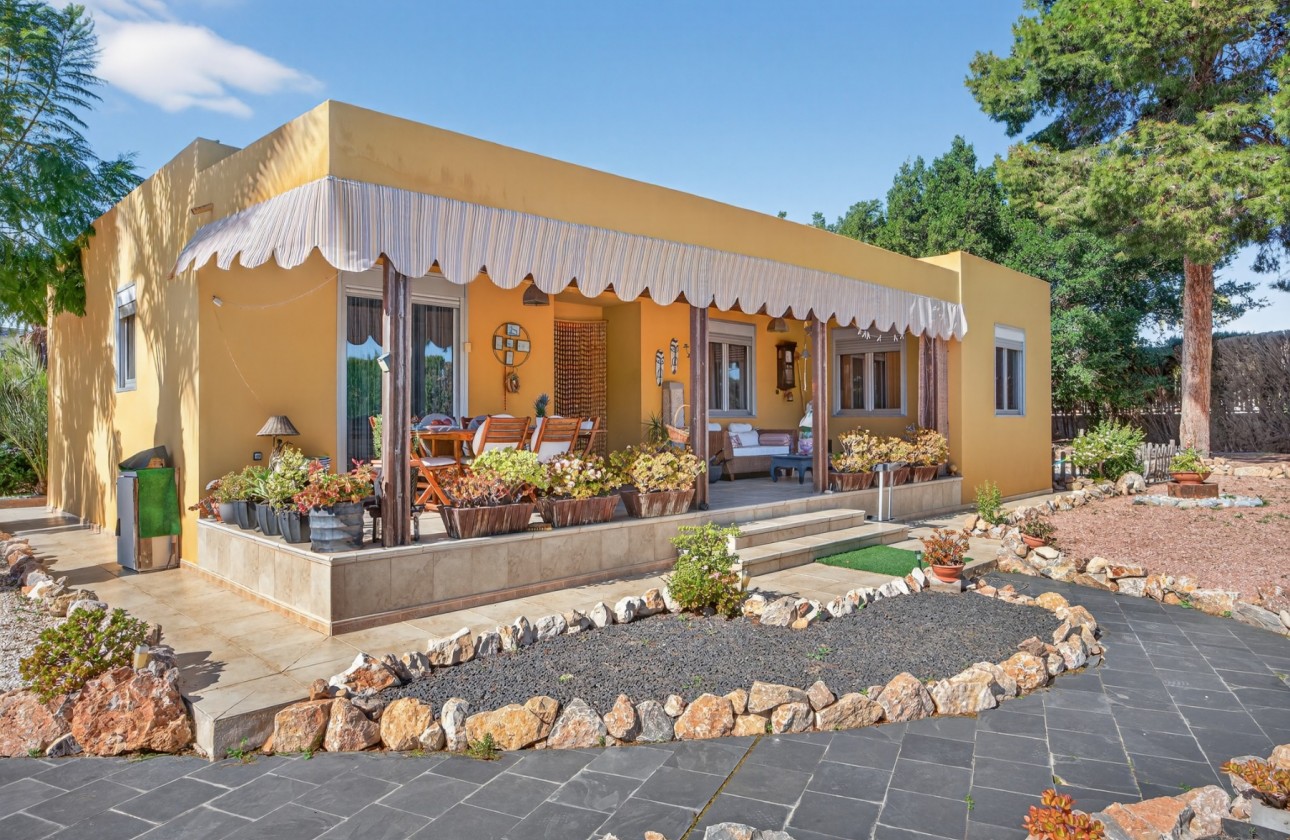 Resale - Villa - Santa Pola