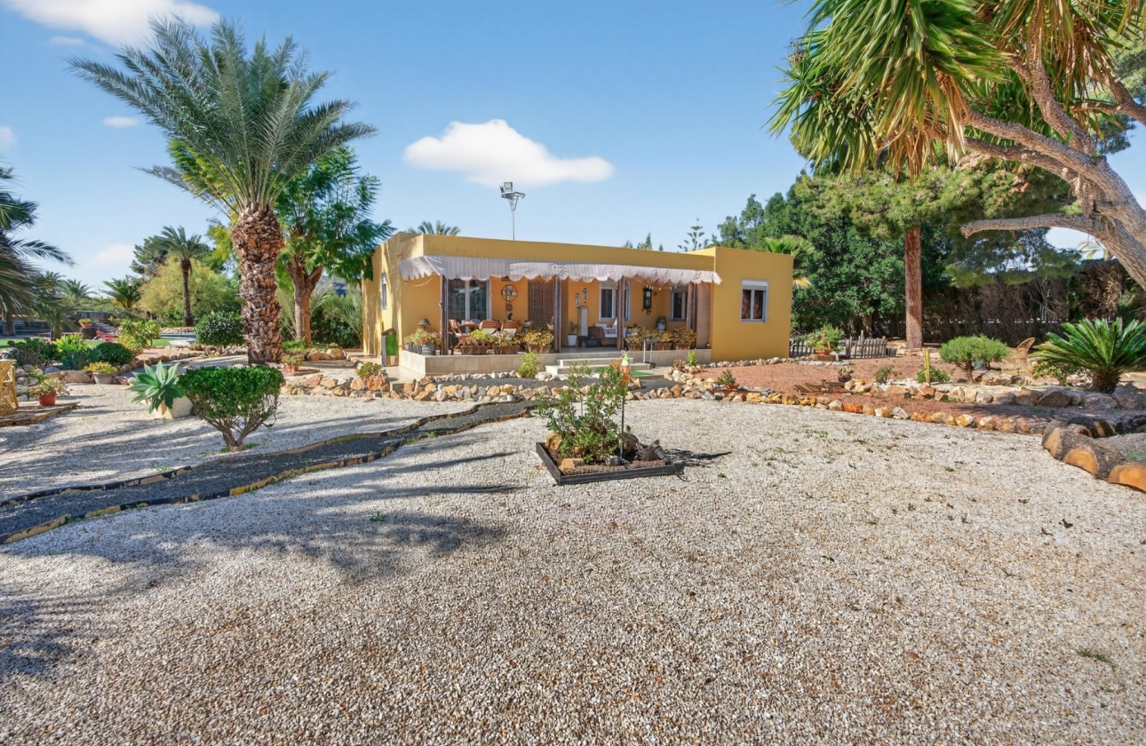 Resale - Villa - Santa Pola