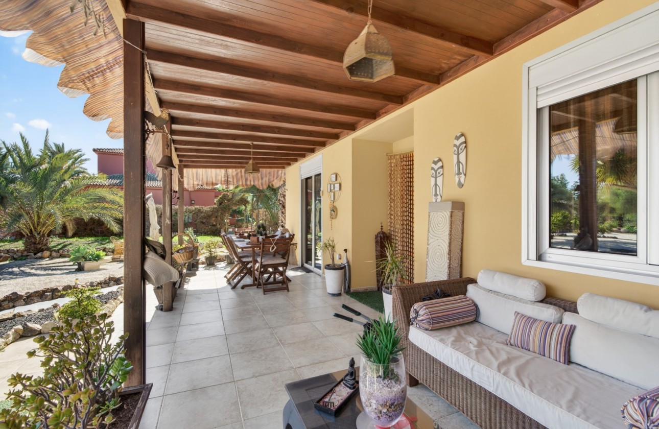 Resale - Villa - Santa Pola