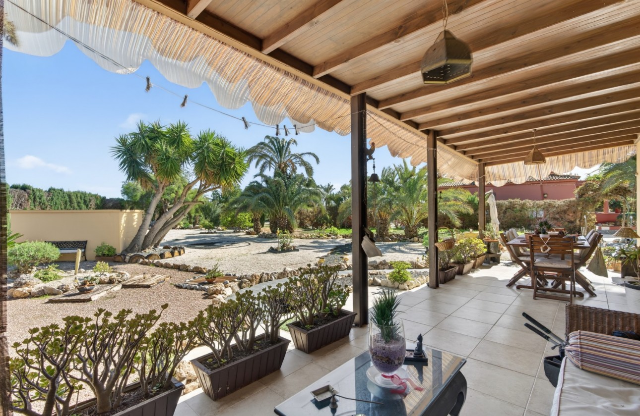 Resale - Villa - Santa Pola