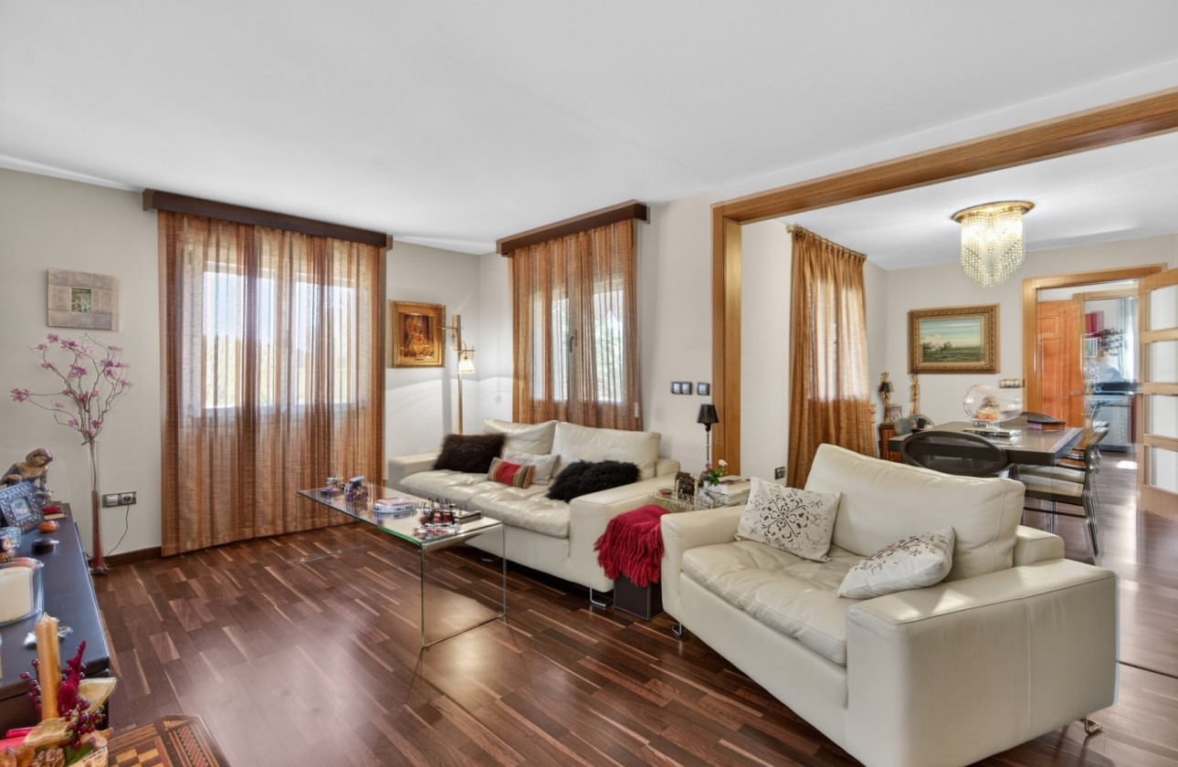 Resale - Villa - Santa Pola