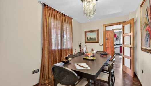 Resale - Villa - Santa Pola