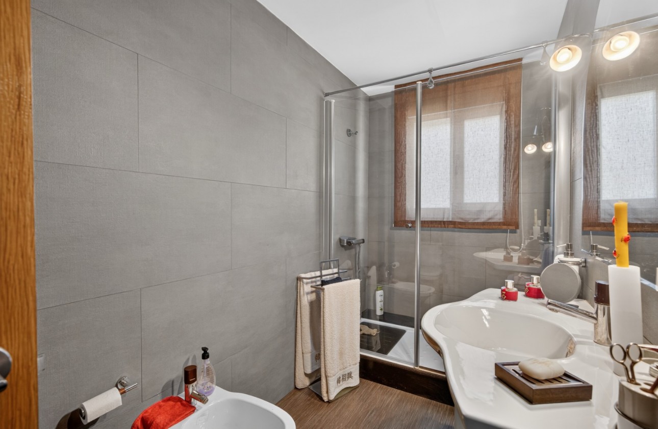 Resale - Villa - Santa Pola