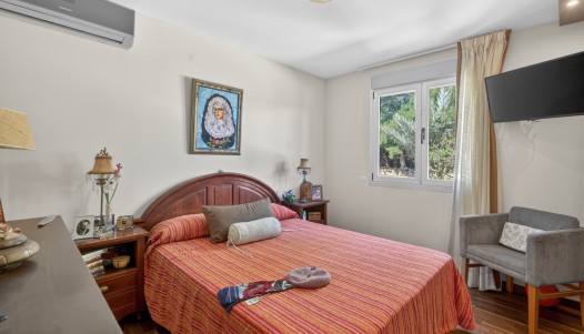 Resale - Villa - Santa Pola