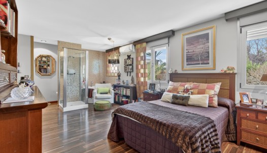 Resale - Villa - Santa Pola