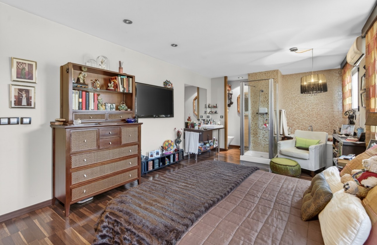 Resale - Villa - Santa Pola