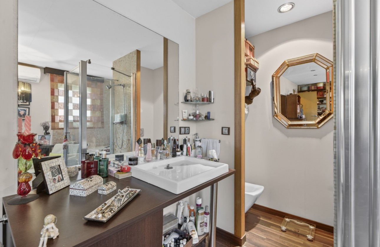 Resale - Villa - Santa Pola