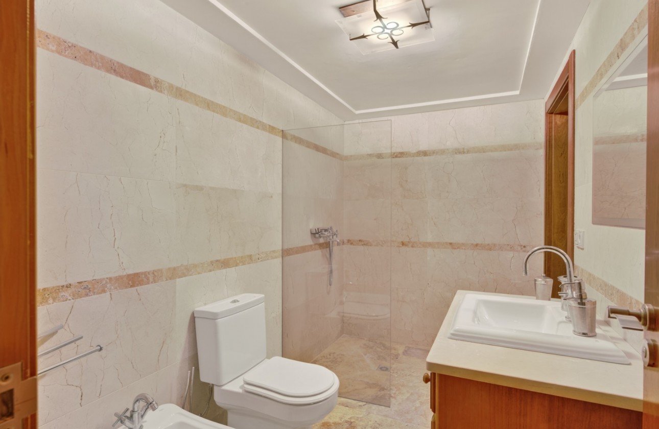 Rynek wtórny -  - Elche