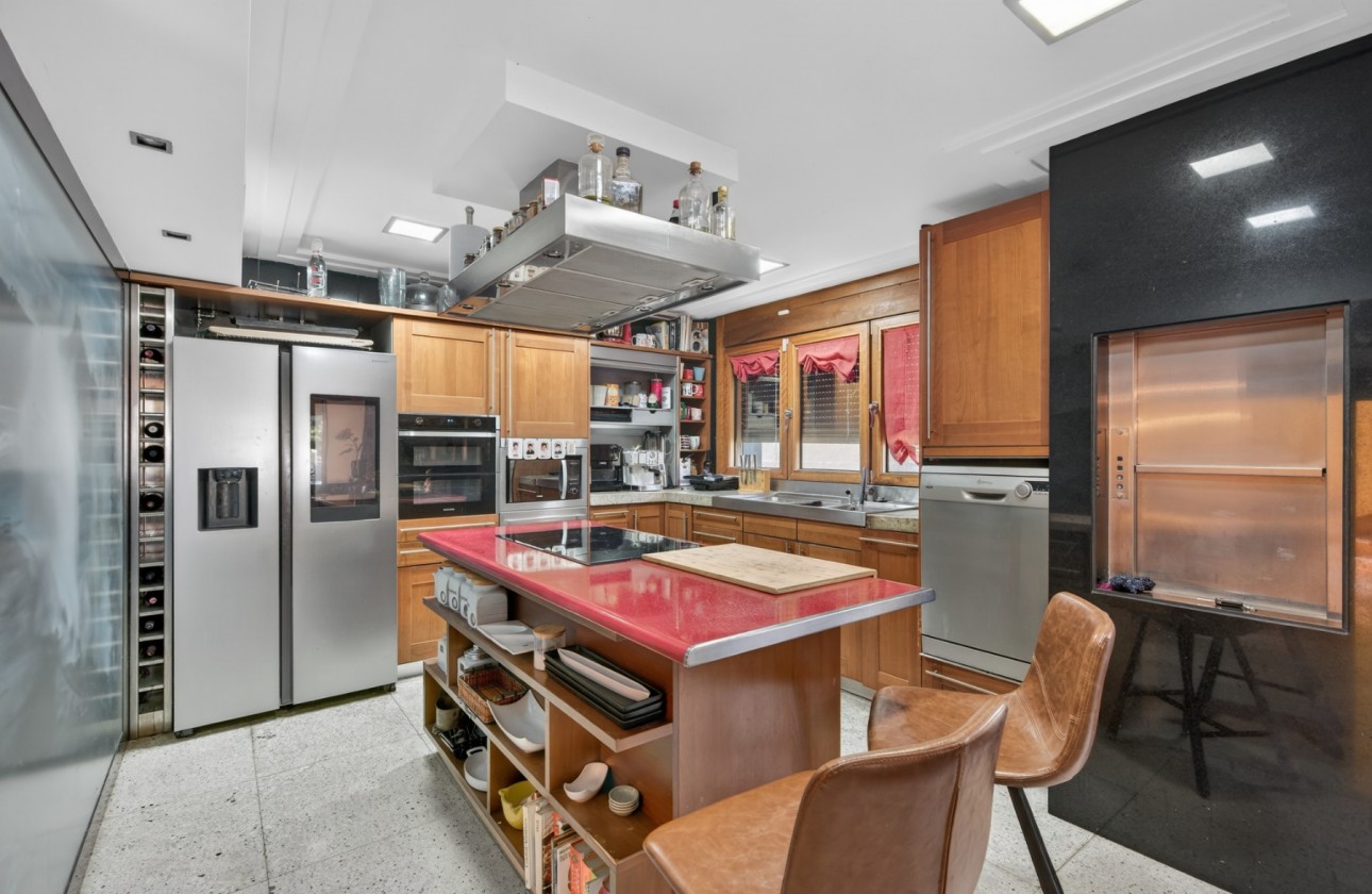 Rynek wtórny -  - Elche