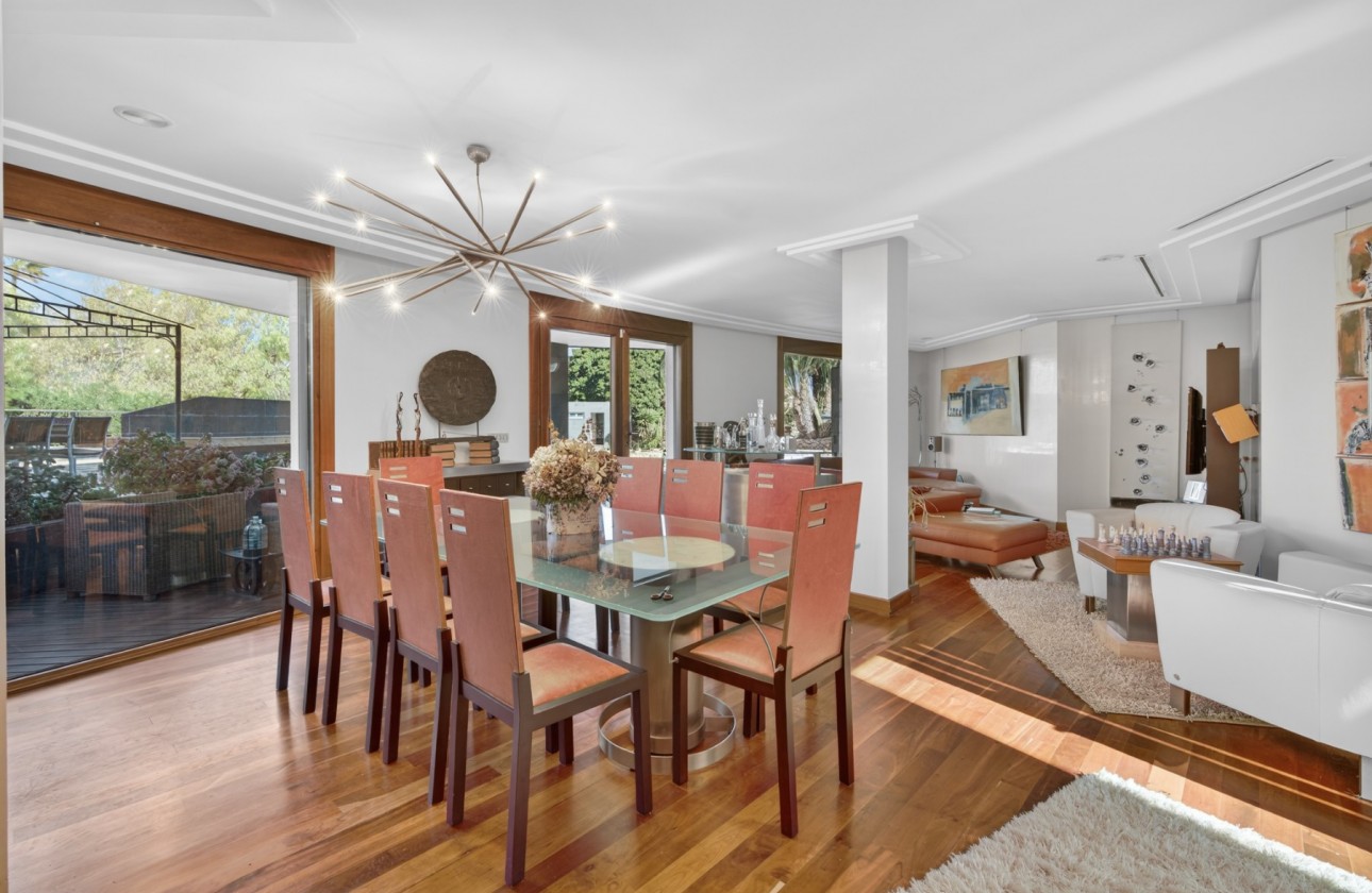 Rynek wtórny -  - Elche