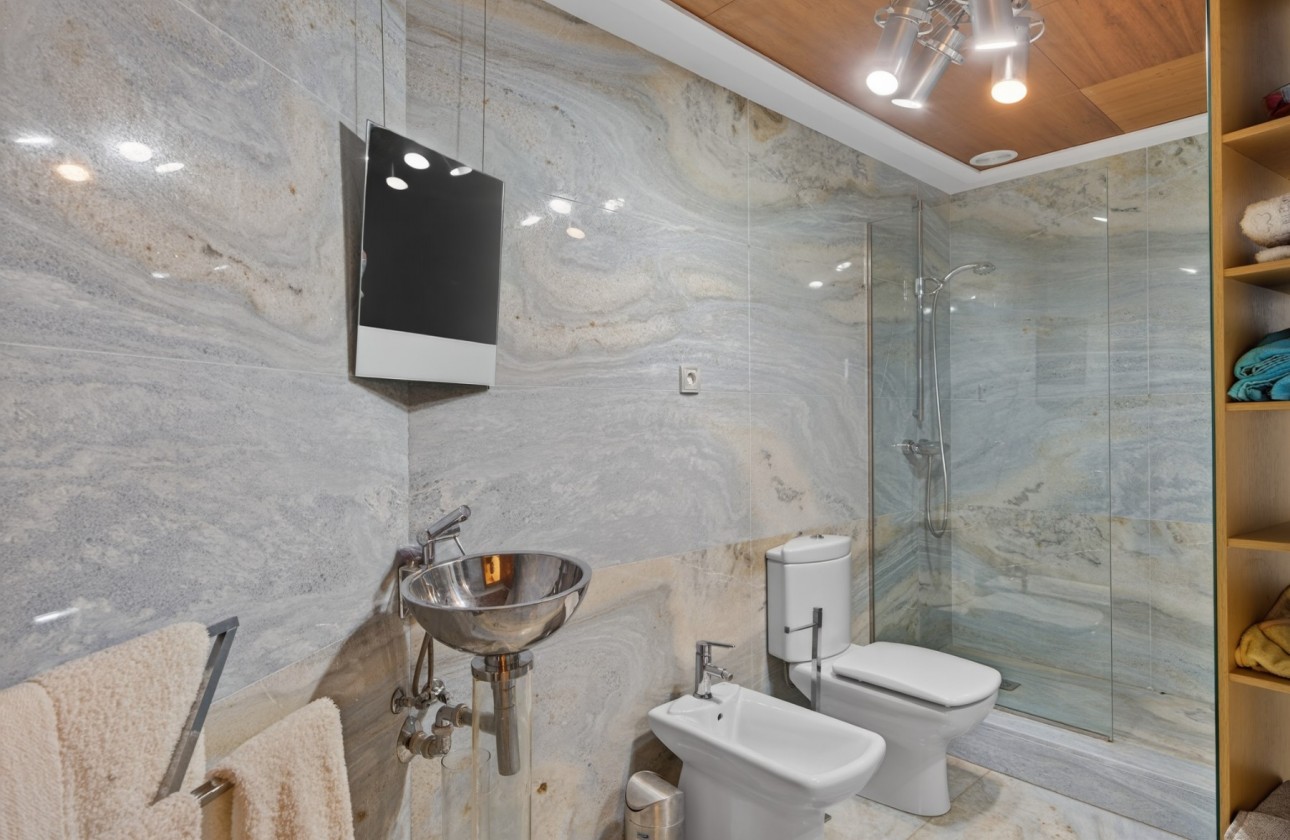 Rynek wtórny -  - Elche