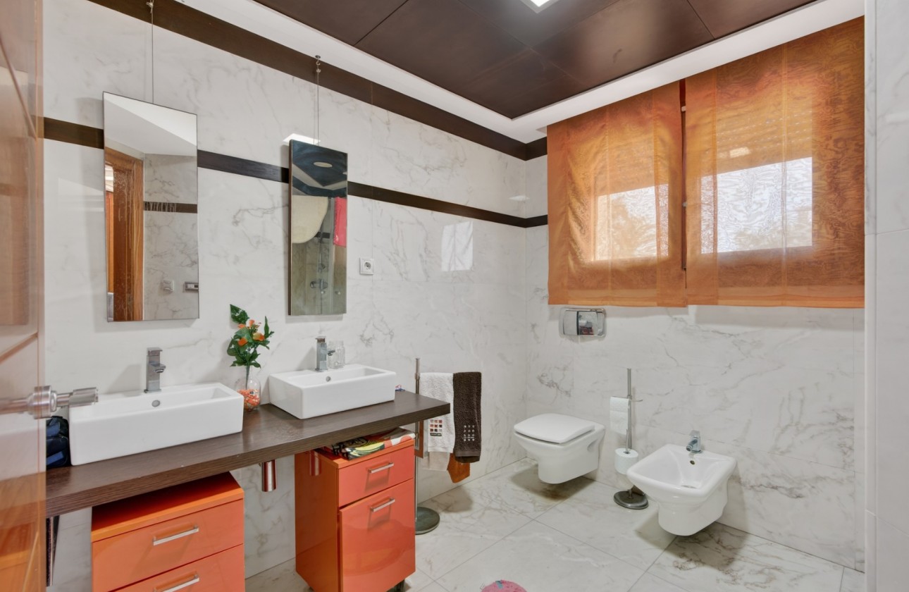 Rynek wtórny -  - Elche