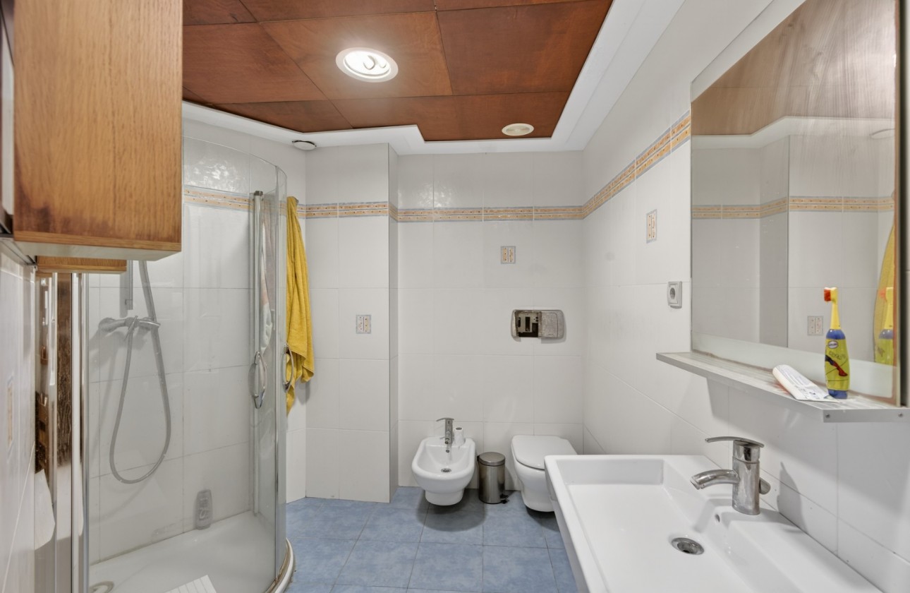 Rynek wtórny -  - Elche