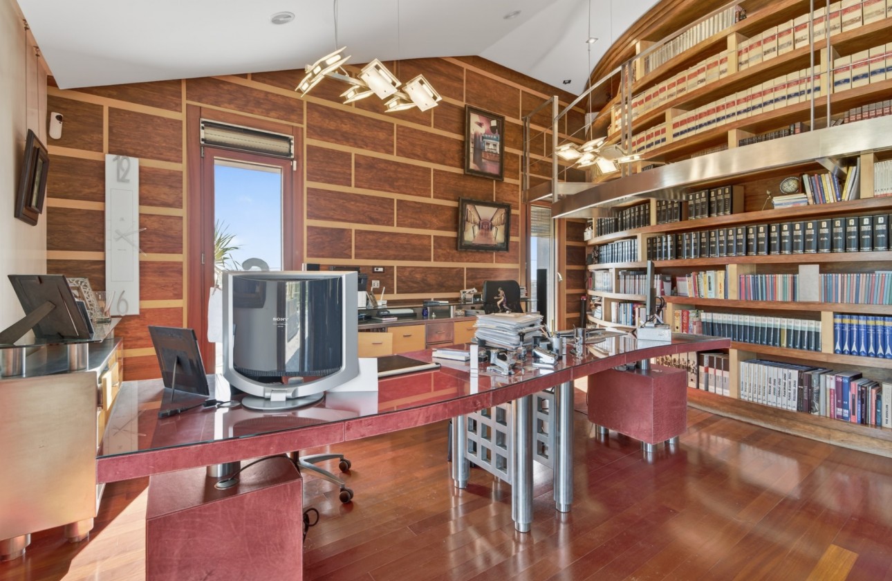 Rynek wtórny -  - Elche