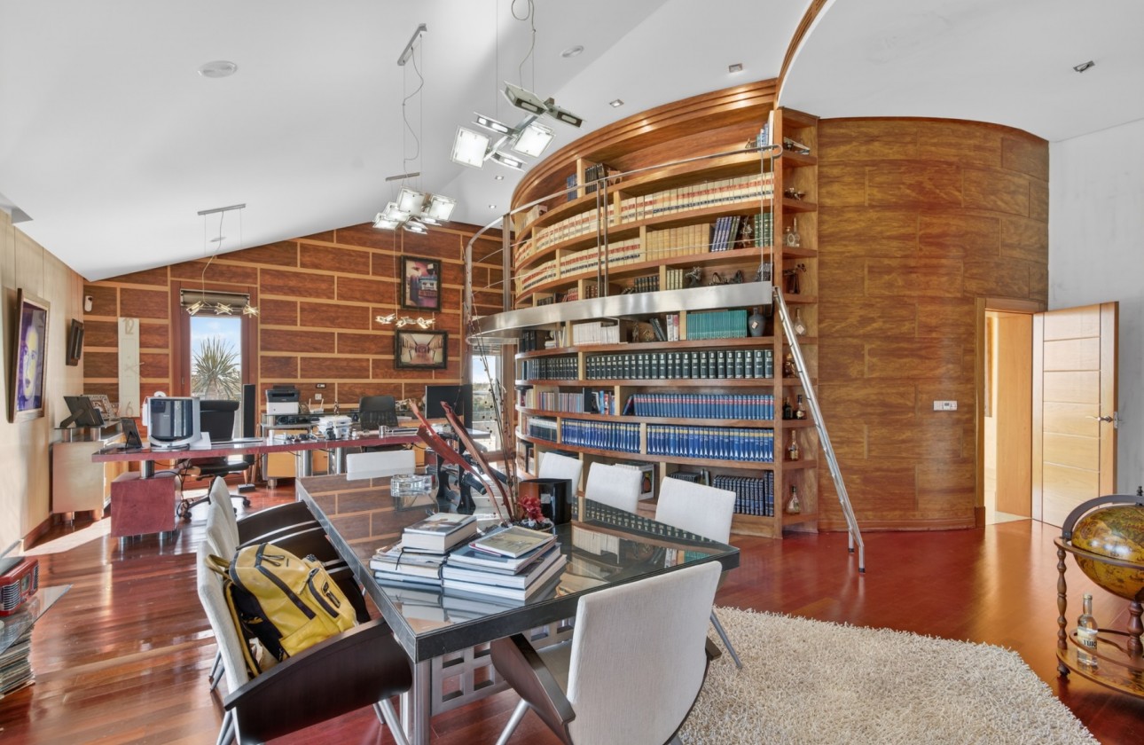 Rynek wtórny -  - Elche