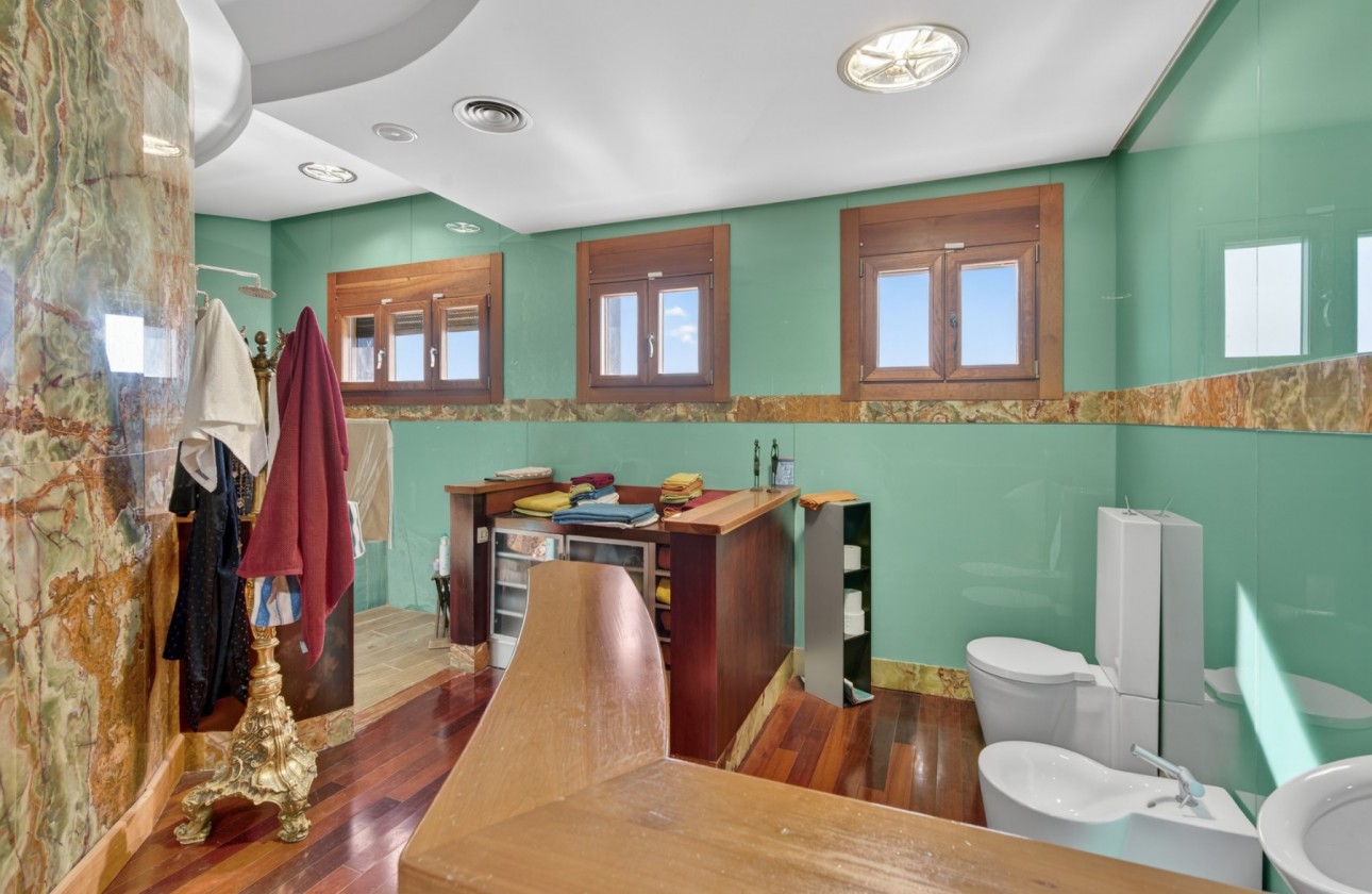 Rynek wtórny -  - Elche