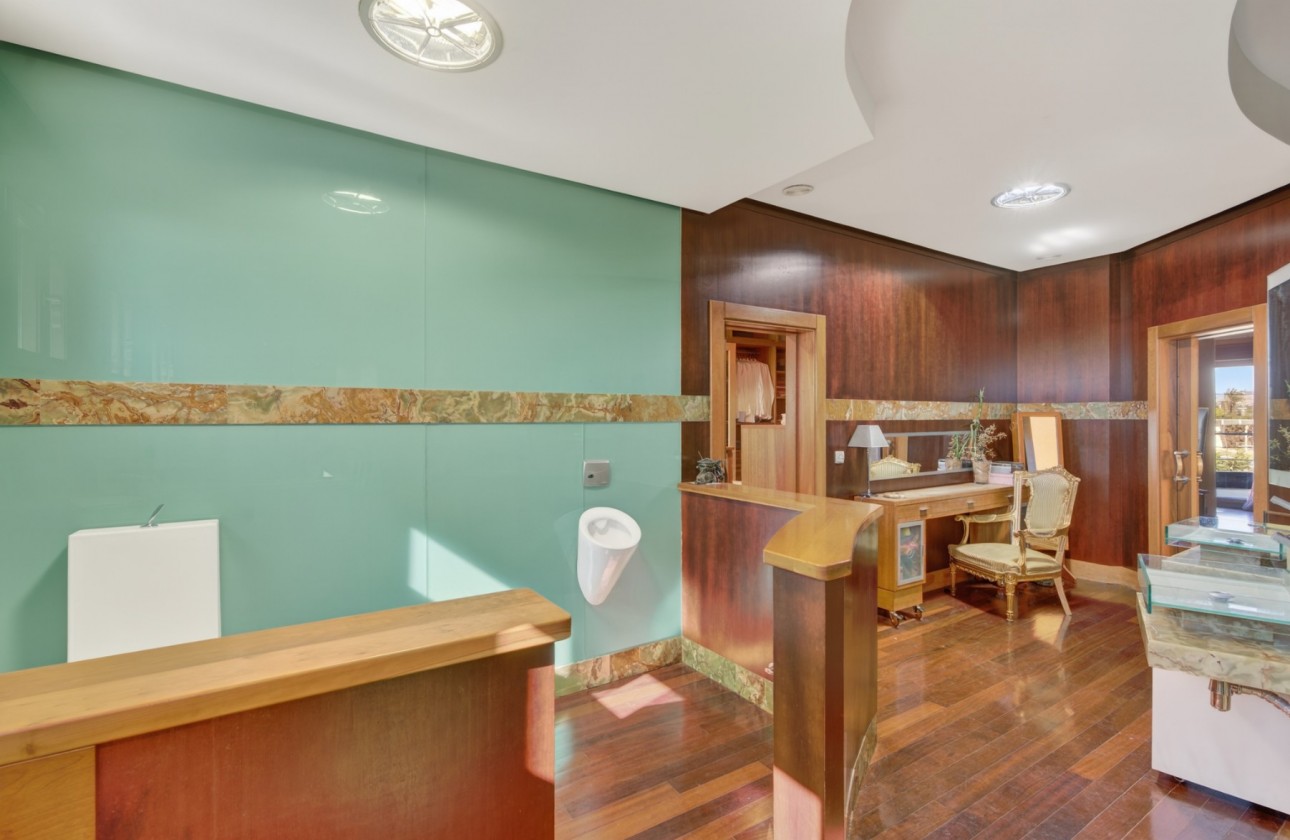 Rynek wtórny -  - Elche