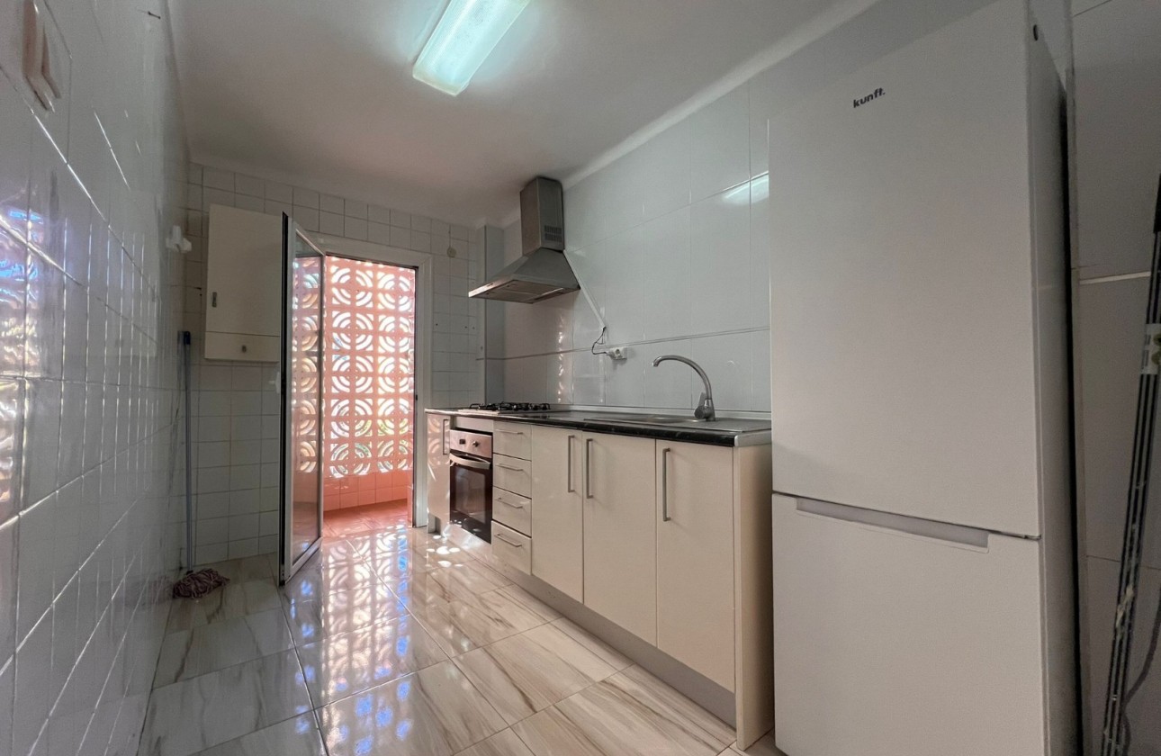 Location longue durée - Apartment - Alicante
