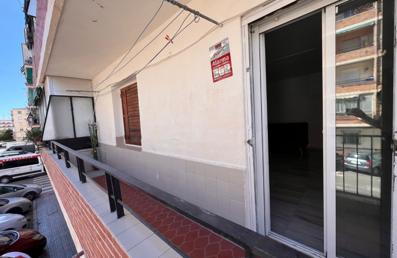 Location longue durée - Apartment - Alicante