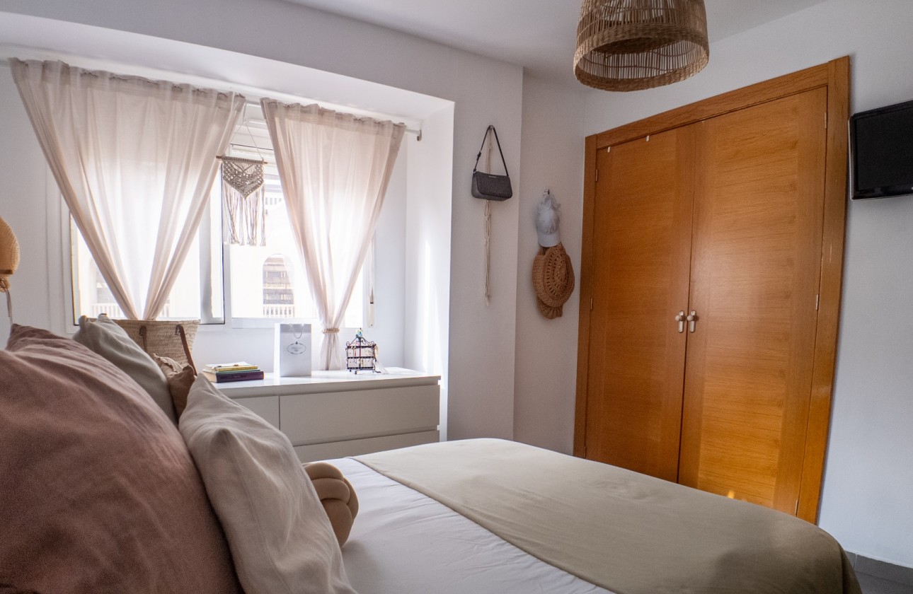 Resale - Apartment - Alicante - San Antón