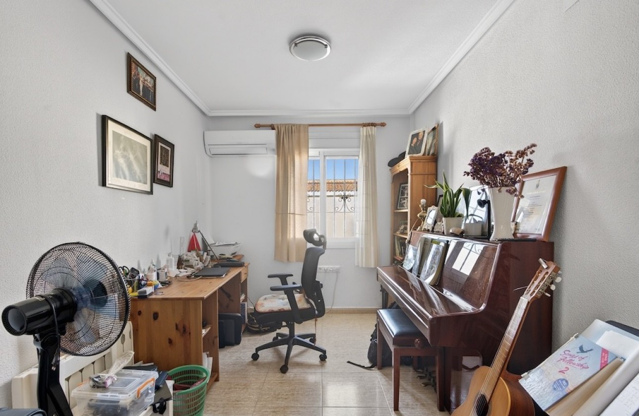 Resale - Villa - Gran Alacant