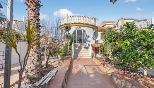 Resale - Villa - Gran Alacant