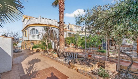Resale - Villa - Gran Alacant