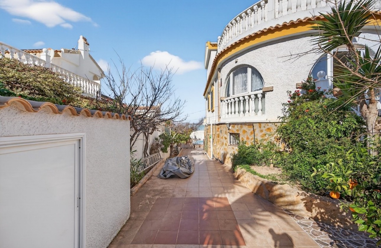 Resale - Villa - Gran Alacant