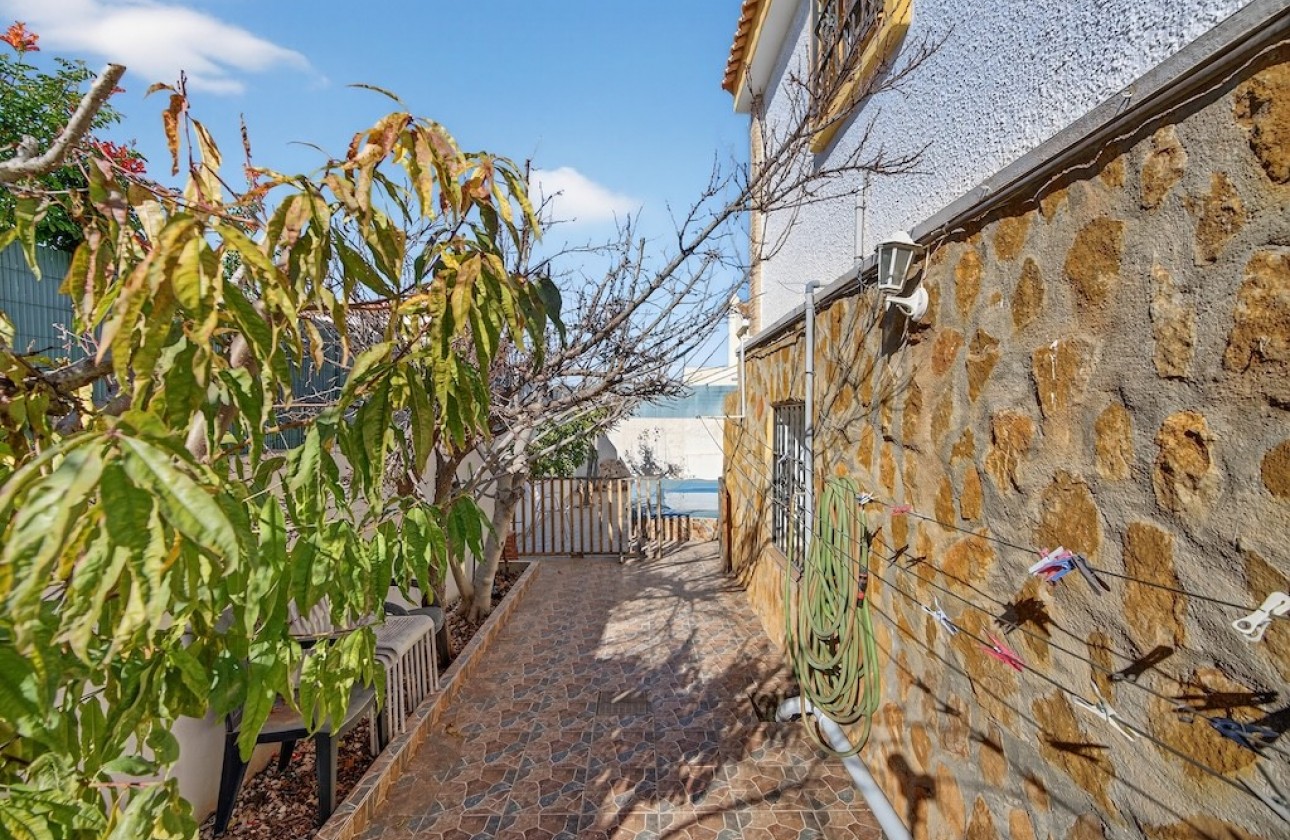 Resale - Villa - Gran Alacant