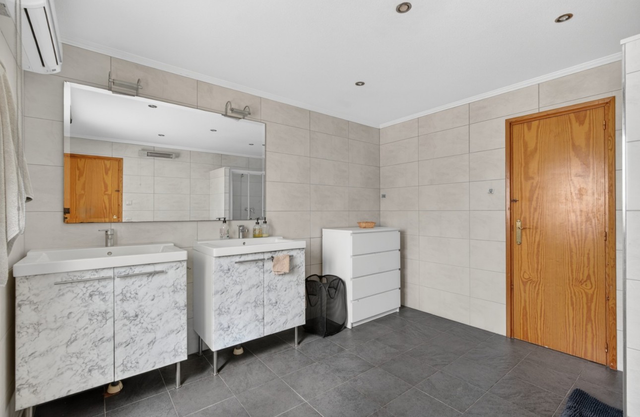 Brukte Boliger - Villa - Santa Pola